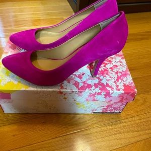 Chinese laundry hot pink suede pumps